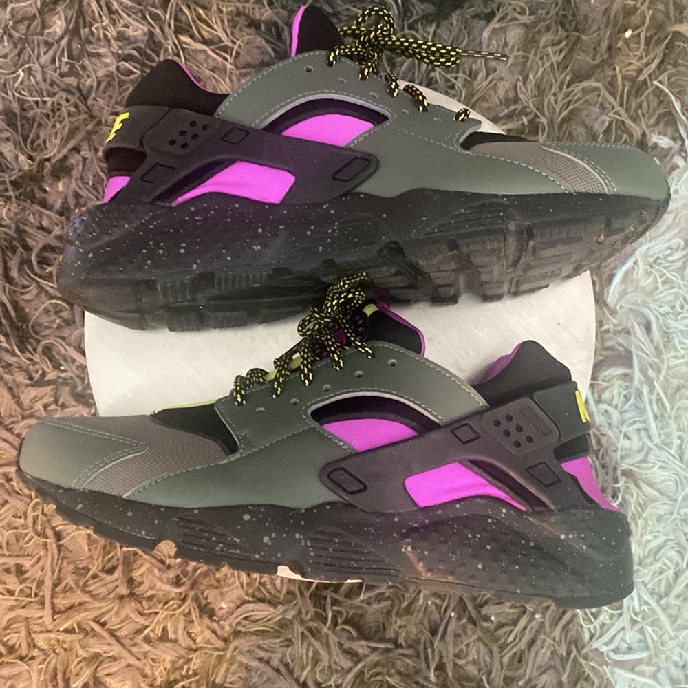 NIKE AIR HUARACHE RUNS SU RIVER BRIGHT CACTUS BLACK GRAY PURPLE SNEAKERS - Picture 11 of 12